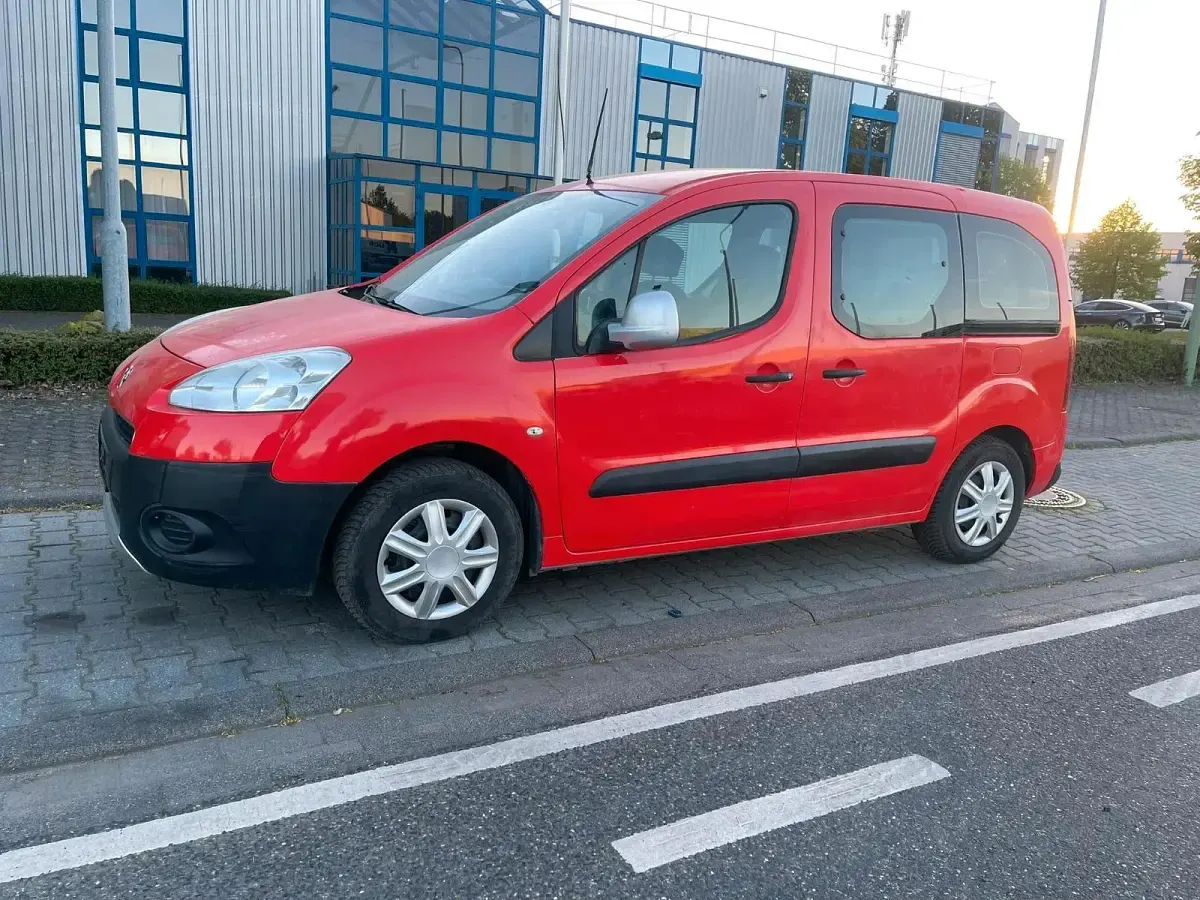 Occasion Peugeot Partner 92 ch (67 kW) 2013 Argent Monospace