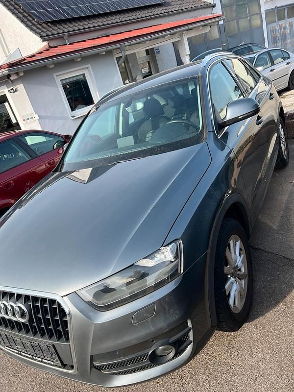 Gebraucht Audi Q3 140 PS (102 kW) 2012 Grau SUV
