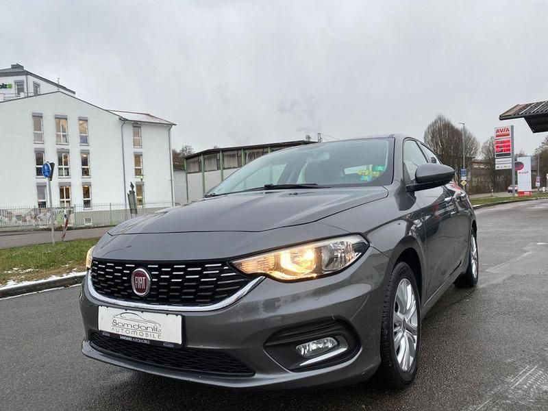 Gebraucht Fiat Tipo Lounge 95 PS (69 kW) 2017 Grau Limousine