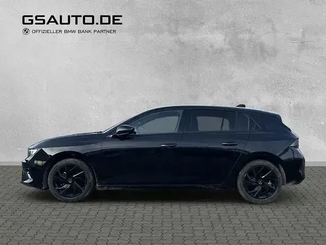 Gebraucht Opel Astra 131 PS (96 kW) 2024 Schwarz Limousine