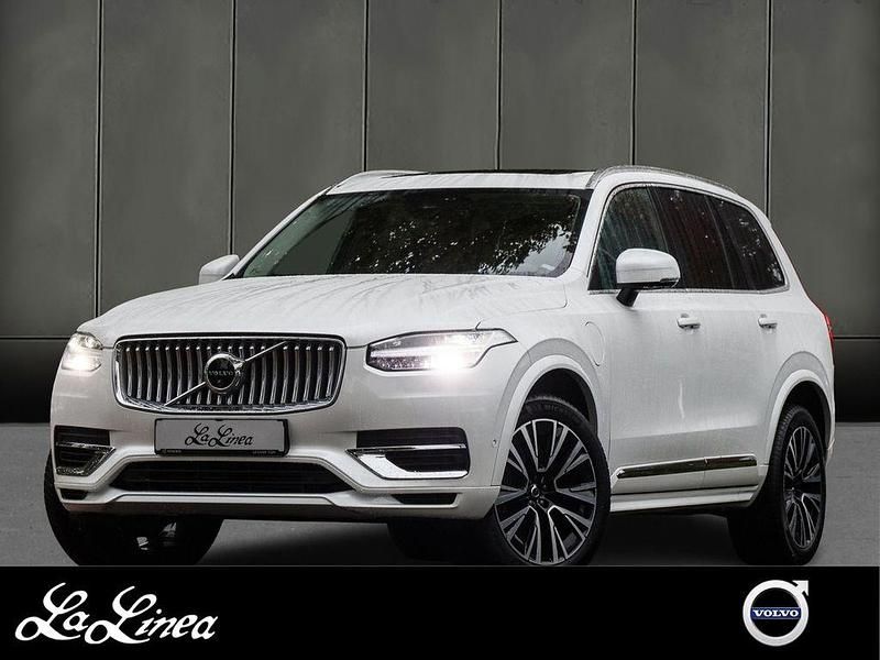 707 crystal white (metallic) Gebraucht 2024 Volvo XC90 Plus SUV | 61.890 € (Superpreis) - Bild 1/3
