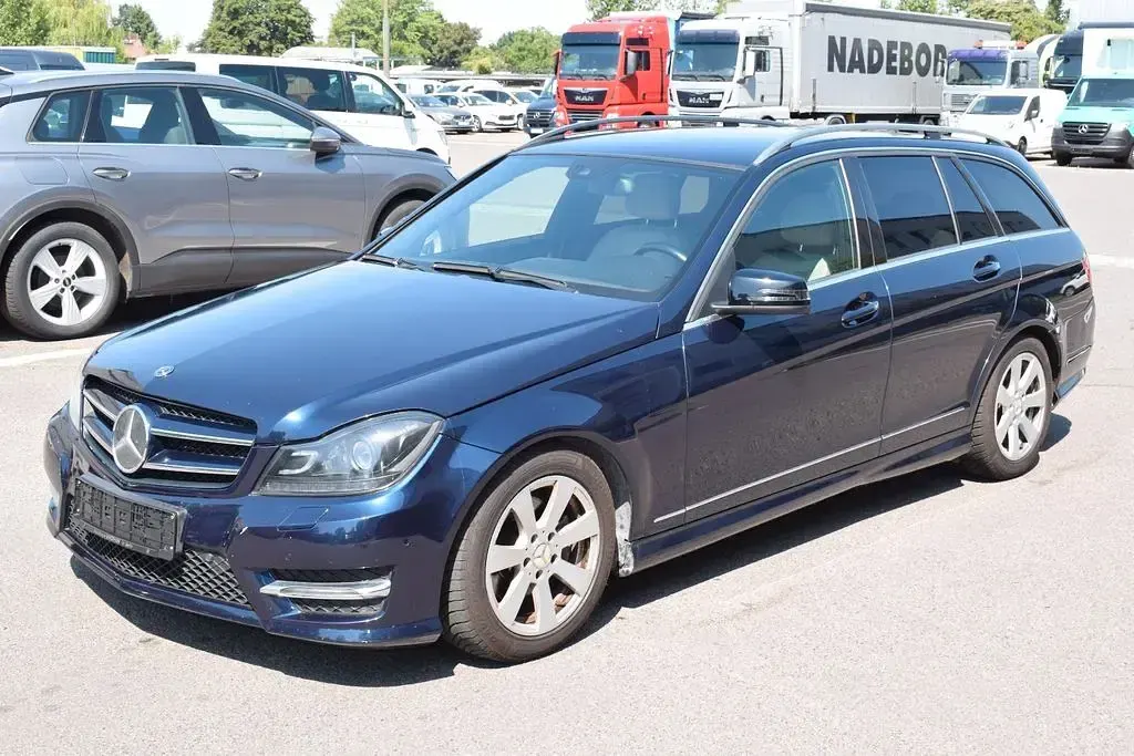 Gebraucht Mercedes C250 204 PS (150 kW) 2012 Blau Limousine