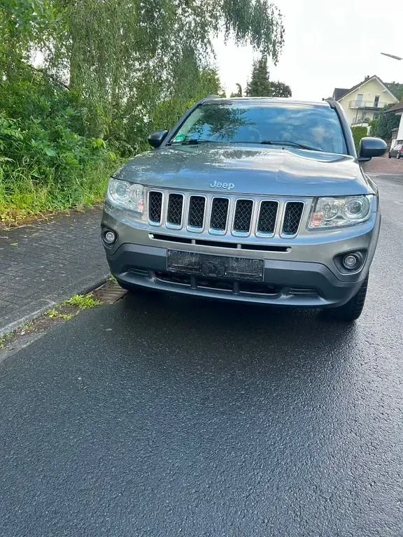 Gebraucht Jeep Compass Limited 163 PS (119 kW) 2012 Grau SUV