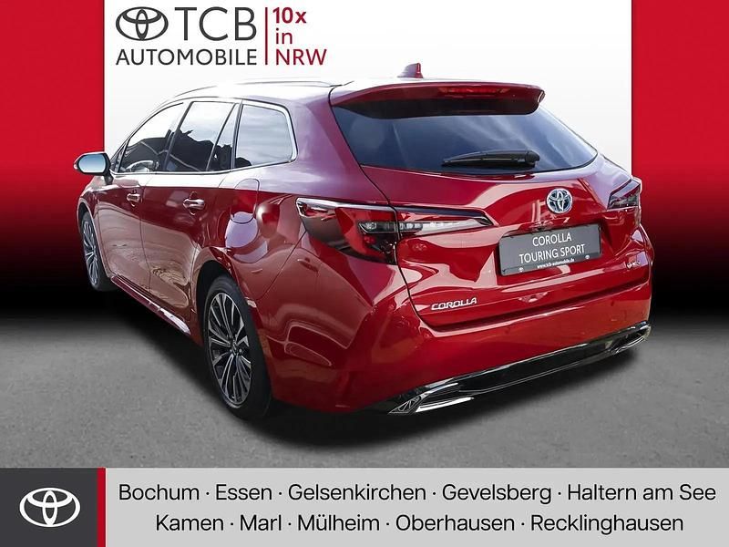 Neu Toyota Corolla 197 PS (144 kW) 2025 Rot Kombi