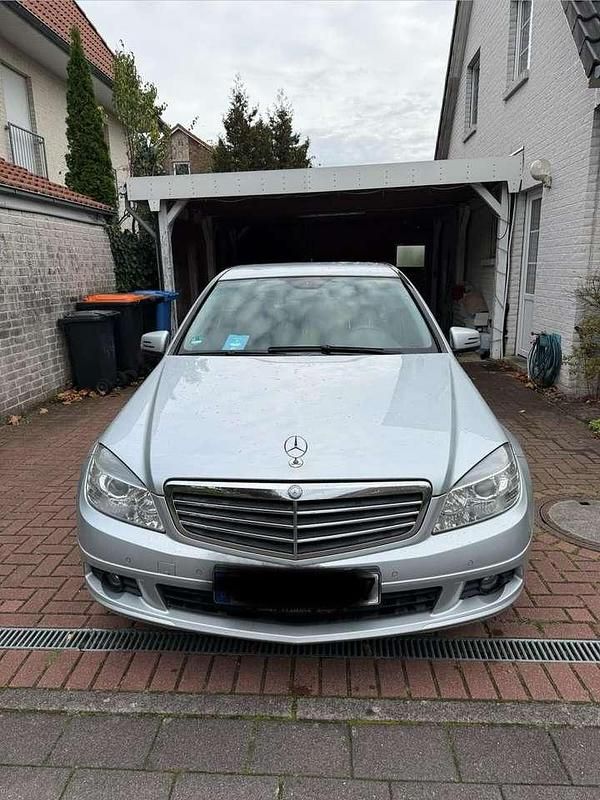 Grau Gebraucht 2009 Mercedes C180 Limousine | 3.850 € (Superpreis) - Bild 1/4