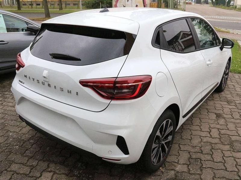 Gebraucht Mitsubishi Colt Plus 91 PS (66 kW) 2024 Antarktis weiß Limousine