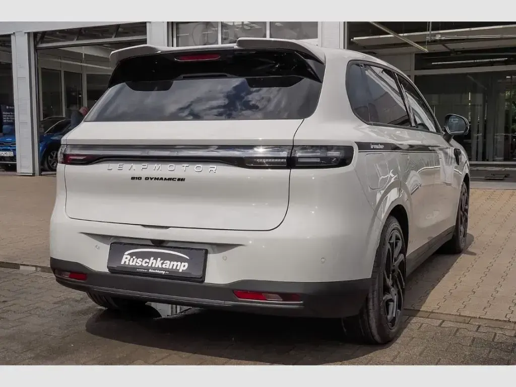 Neu Leapmotor B10 160 kW (218 PS) 2026 Grau SUV