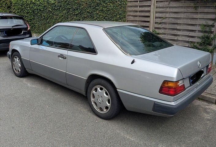Gebraucht Mercedes 230 132 PS (97 kW) 1992 Silber Coupé