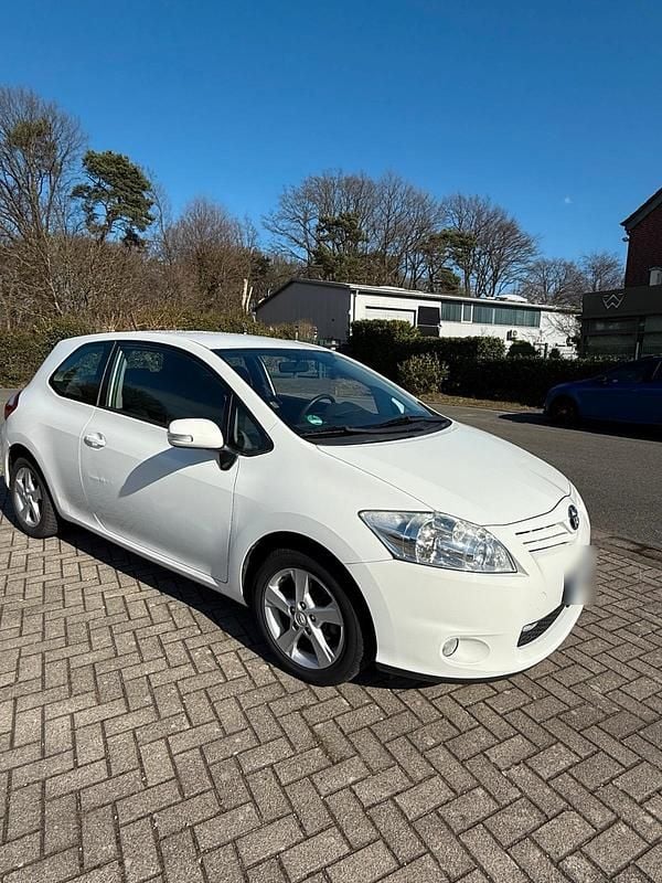 Gebraucht Toyota Auris 96 PS (70 kW) 2012 Weiß Kleinwagen