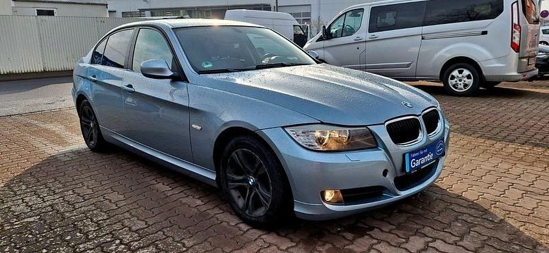 Gebraucht BMW 318 143 PS (105 kW) 2009 Blau Limousine