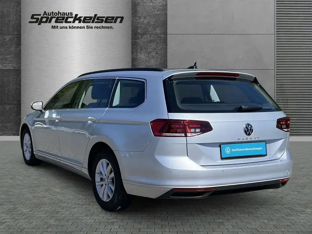 Gebraucht VW Passat Business 150 PS (110 kW) 2023 Silber Kombi