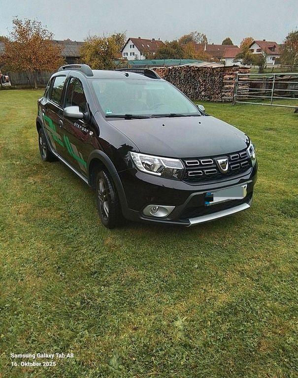 Schwarz Gebraucht 2018 Dacia Sandero Comfort Limousine | 8.000 € (Guter Preis) - Bild 1/4