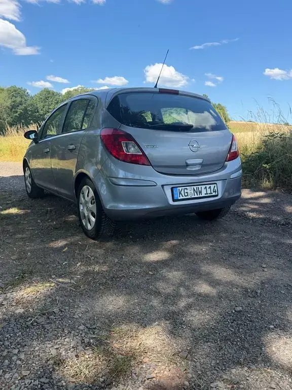 Gebraucht Opel Corsa 90 PS (66 kW) 2009 Silber Kleinwagen