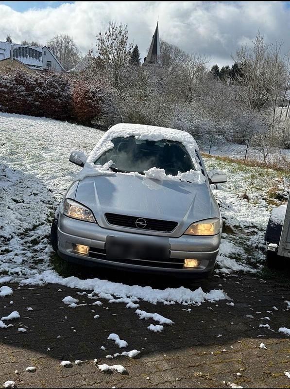 Gebraucht Opel Astra 101 PS (74 kW) 2003 Silber Coupé