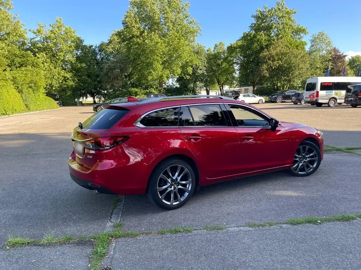 Gebraucht Mazda 6 Nakama Intense 175 PS (128 kW) 2017 Rot Kombi