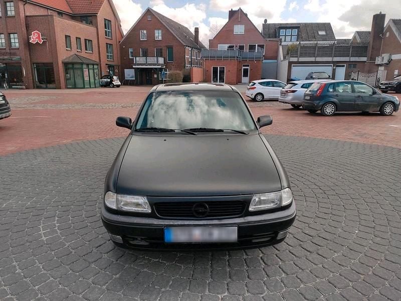 Gebraucht Opel Astra 75 PS (55 kW) 1997 Schwarz Kombi