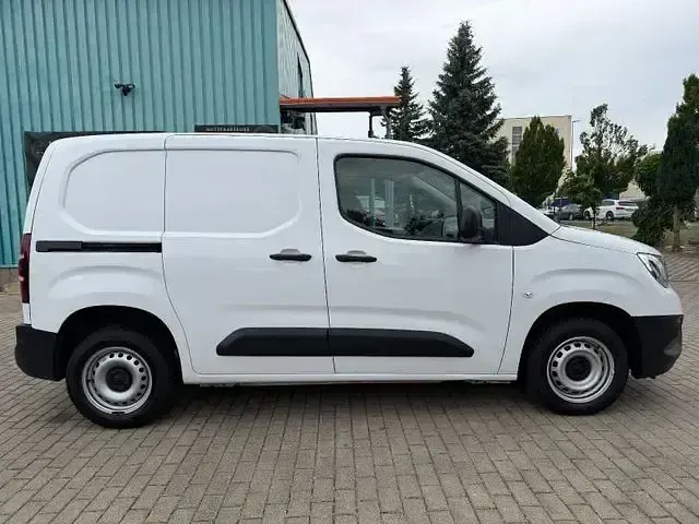 Gebraucht Opel Combo Edition 102 PS (75 kW) 2023 Weiss Van / Kleinbus