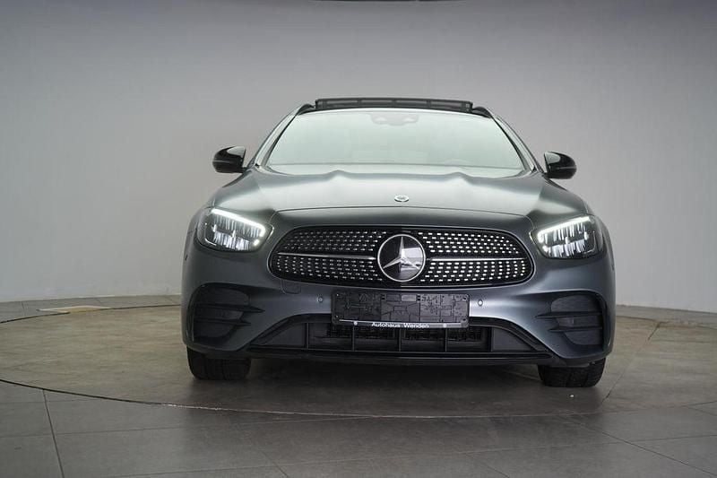 Gebraucht Mercedes E300 AMG 194 PS (142 kW) 2022 Grau Limousine