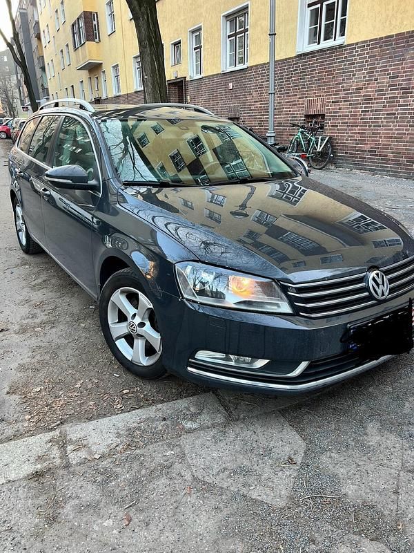 Grau Gebraucht 2014 VW Passat Kombi | 5.899 € (Superpreis) - Bild 1/4