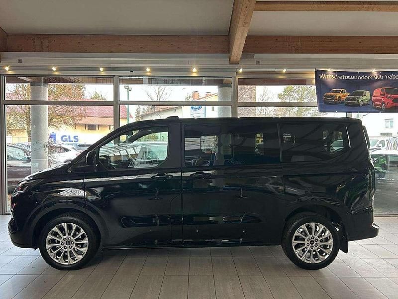 Neu Ford Tourneo Titanium 170 PS (125 kW) 2025 Obsidianschwarz metallic Van / Kleinbus