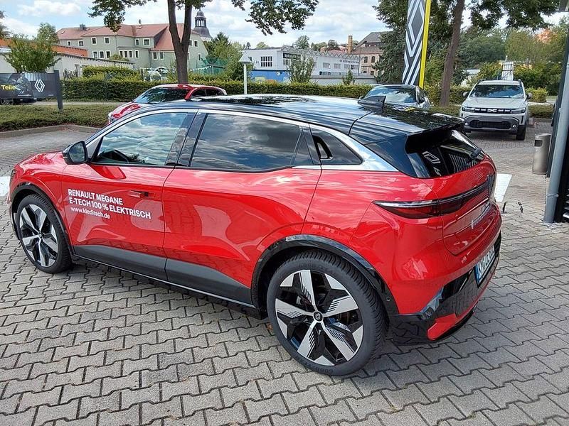 Gebraucht Renault Megane E-Tech Techno 160 kW (218 PS) 2023 Rot Limousine