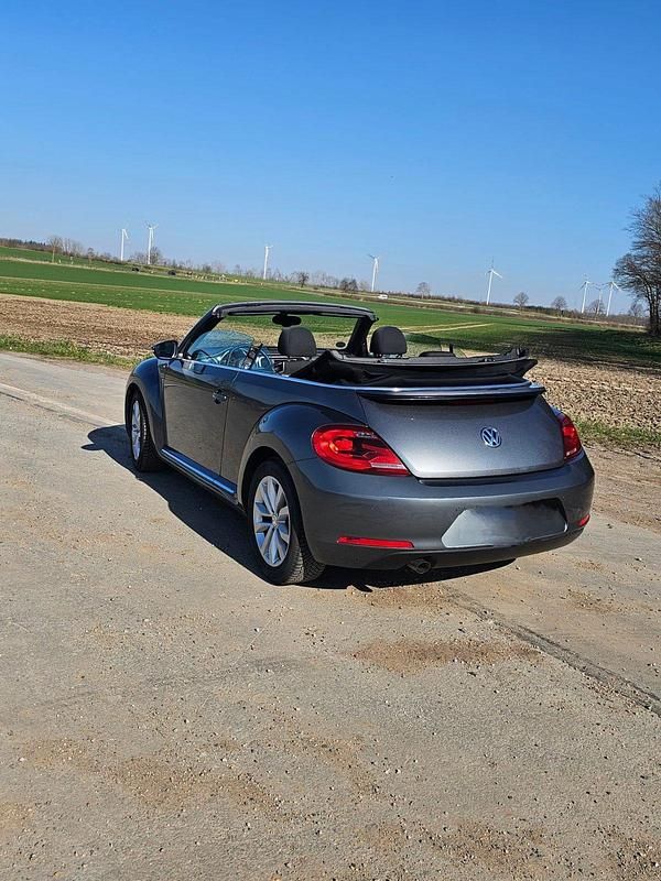 Gebraucht VW Beetle 105 PS (77 kW) 2016 Grau Kleinwagen