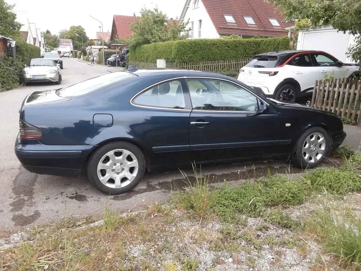 Gebraucht Mercedes CLK320 Elegance 218 PS (160 kW) 1997 Schwarz Coupé
