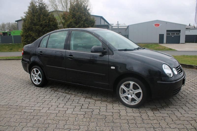 Gebraucht VW Polo 75 PS (55 kW) 2004 Schwarz Kleinwagen