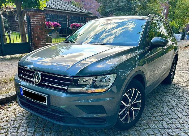Grau Gebraucht 2018 VW Tiguan Trendline SUV | 18.400 € (Fairer Preis) - Bild 1/4