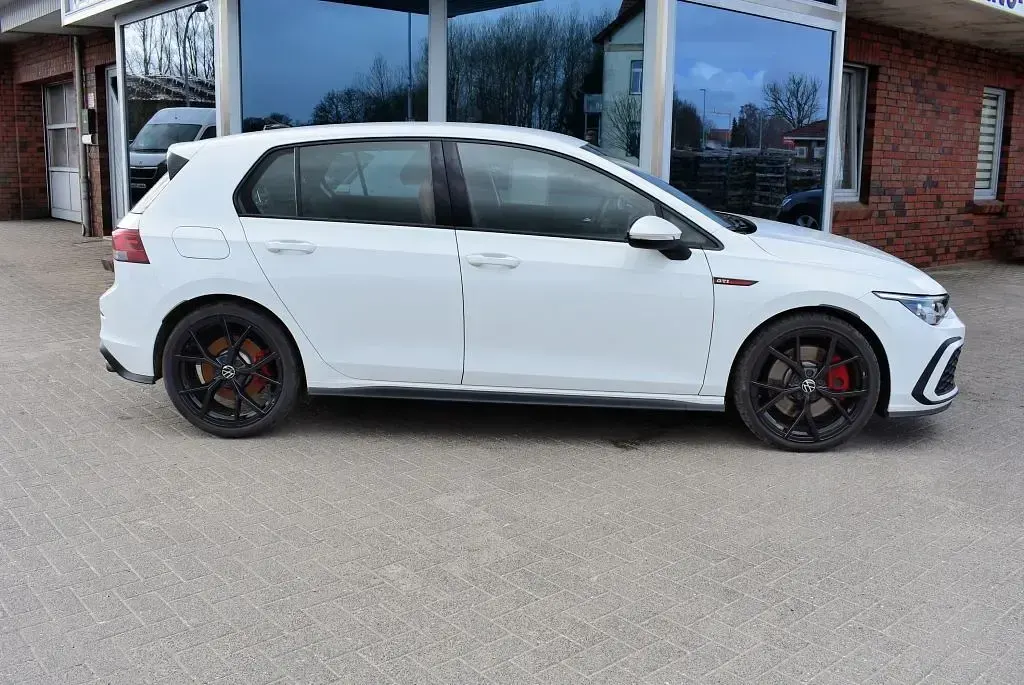 Gebraucht VW Golf VIII GTI 245 PS (180 kW) 2023 Weiß Limousine
