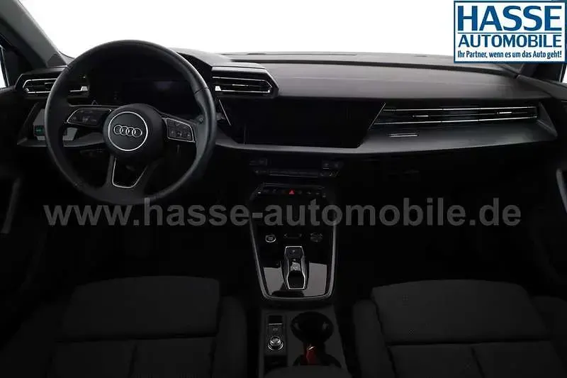 Gebraucht Audi A3 Ambiente 150 PS (110 kW) 2024 Schwarz Limousine