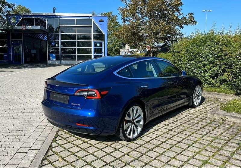 Gebraucht Tesla Model 3 Performance 377 kW (513 PS) 2019 Blau Limousine