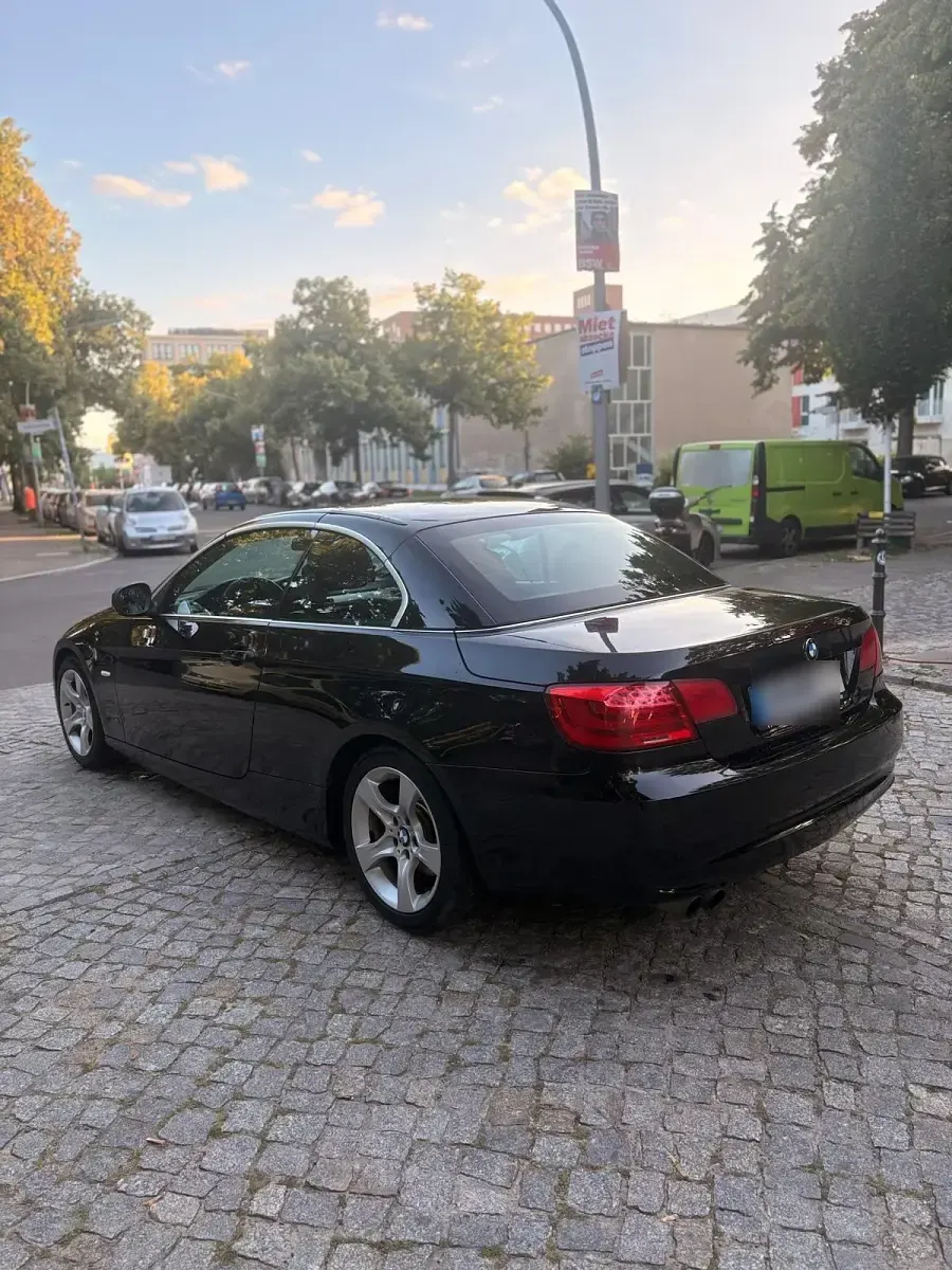 Gebraucht BMW 325 Cabriolet 218 PS (160 kW) 2012 Schwarz Cabrio