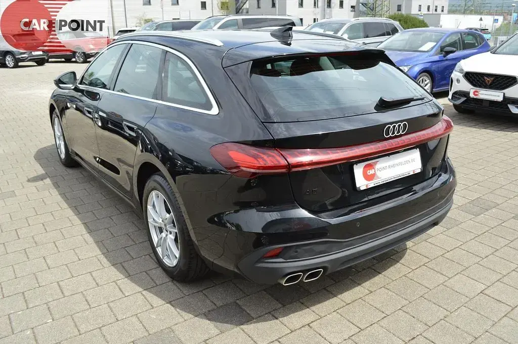 Gebraucht Audi A5 Comfort 204 PS (150 kW) 2025 Mythosschwarz metallic Kombi