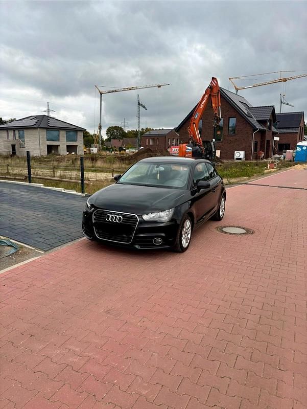 Schwarz Gebraucht 2012 Audi A1 Sportback S-Line Kleinwagen | 4.990 € (Superpreis) - Bild 1/4