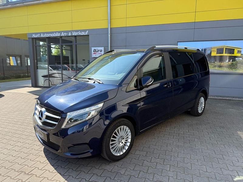 Gebraucht Mercedes V220 Edition 163 PS (119 kW) 2015 Cavansitblau metallic Van / Kleinbus