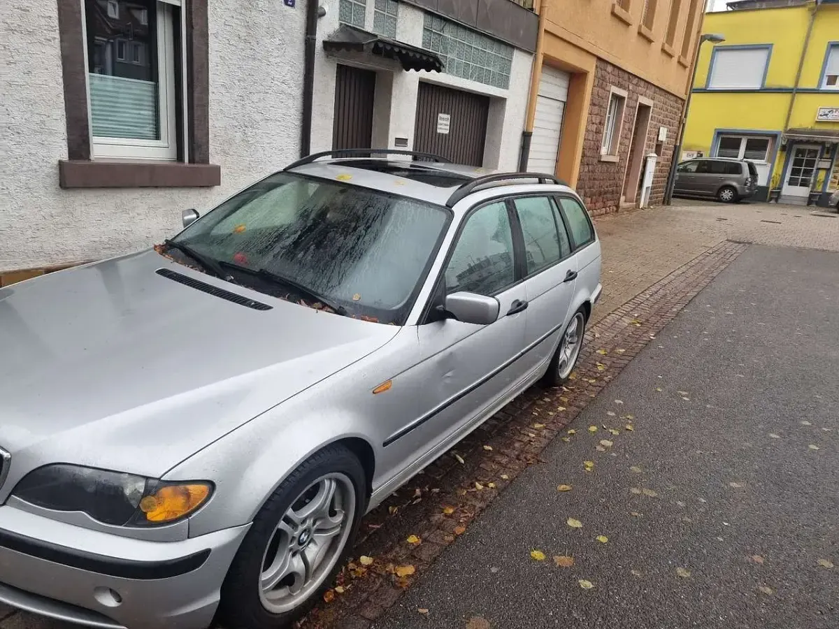 Gebraucht BMW 320 150 PS (110 kW) 2005 Grau Kombi