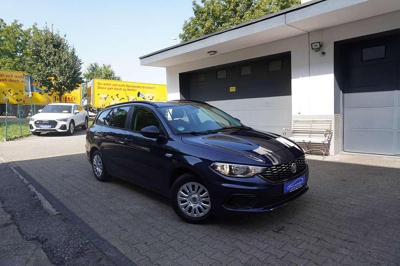 Colore esterno (new blu) Gebraucht 2016 Fiat Tipo Pop Kombi | 4.999 € (Fairer Preis) - Bild 1/4