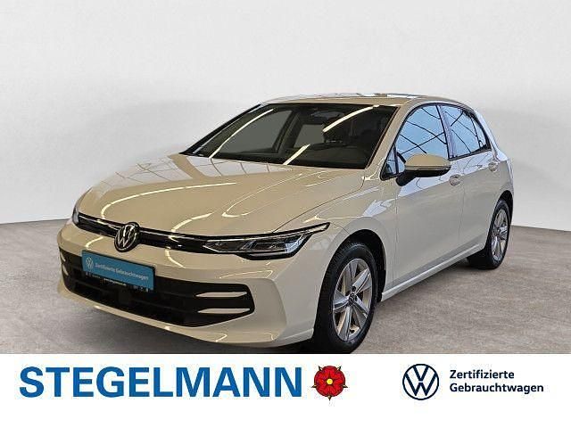 Weiß Gebraucht 2025 VW Golf Life Limousine | 26.290 € (Fairer Preis) - Bild 1/4