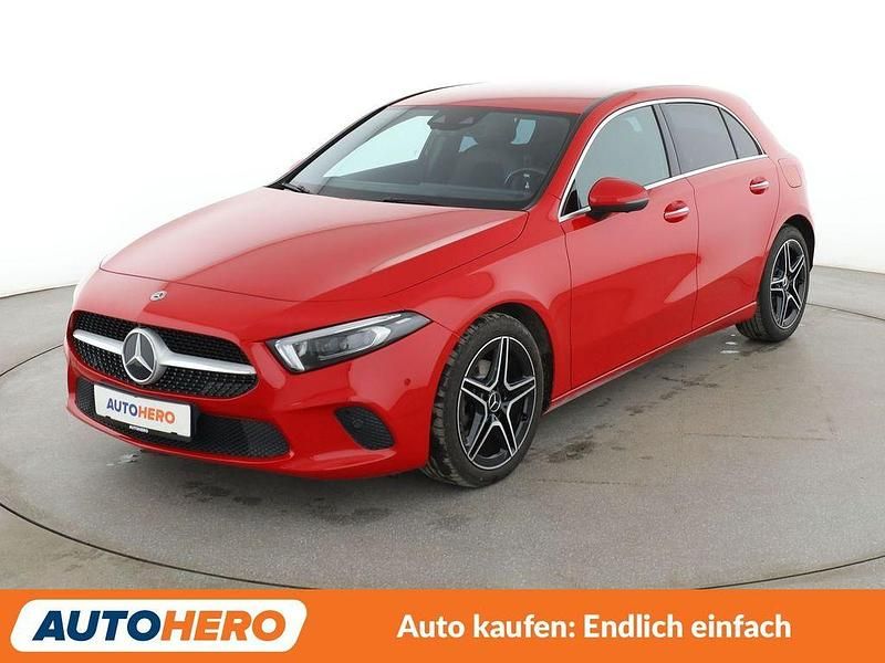 Gebraucht Mercedes A180 116 PS (85 kW) 2019 Rot Limousine