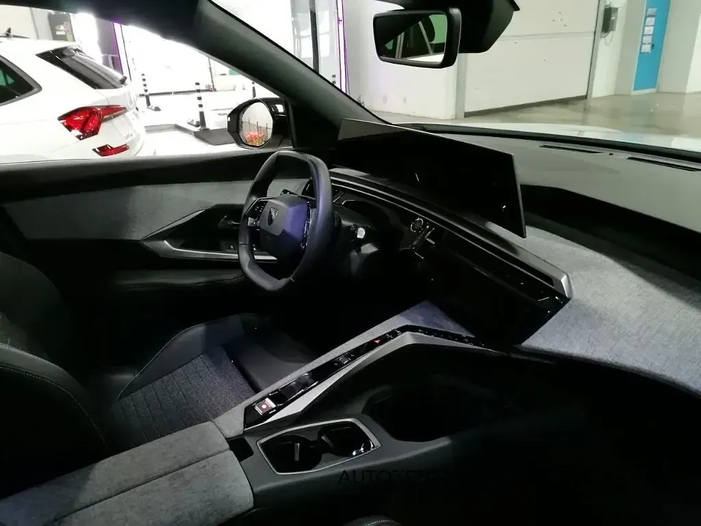 Gebraucht Peugeot 3008 Allure 145 PS (106 kW) 2025 Okenit weiß SUV