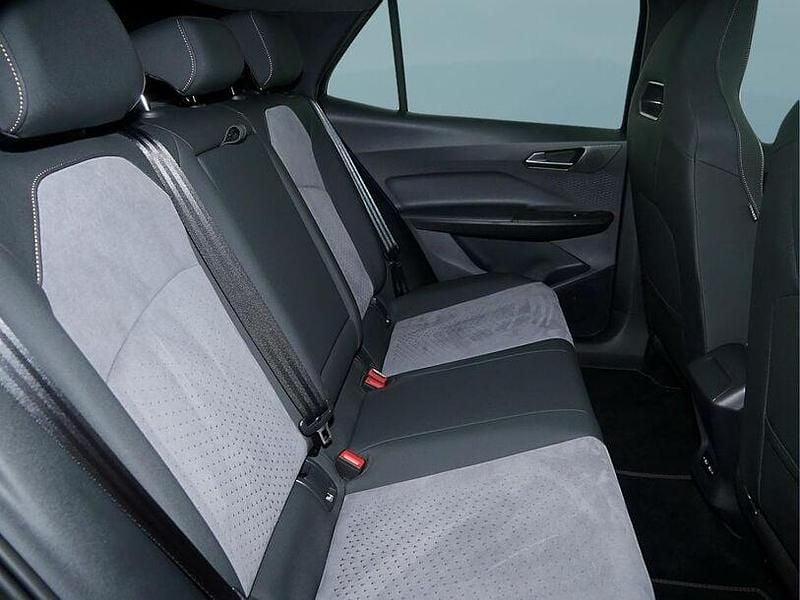 Second-hand Cupra Born e-Boost 169 kW (231 CP) 2024 Albastru Hatchback