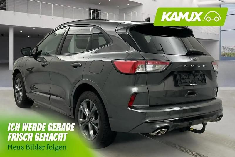 Gebraucht Ford Kuga 152 PS (111 kW) 2022 Silber / grau SUV