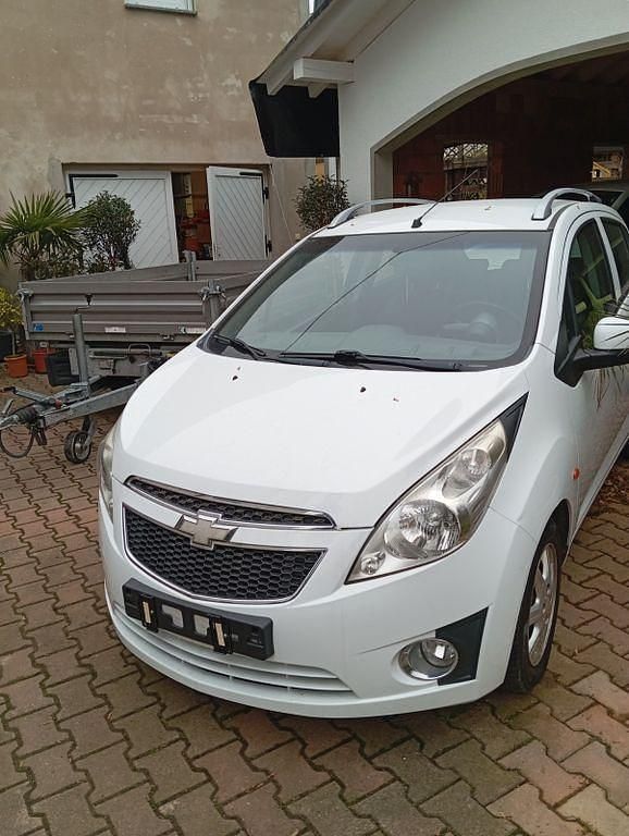 Weiß Gebraucht 2011 Chevrolet Spark Kleinwagen | 3.300 € (Fairer Preis) - Bild 1/4