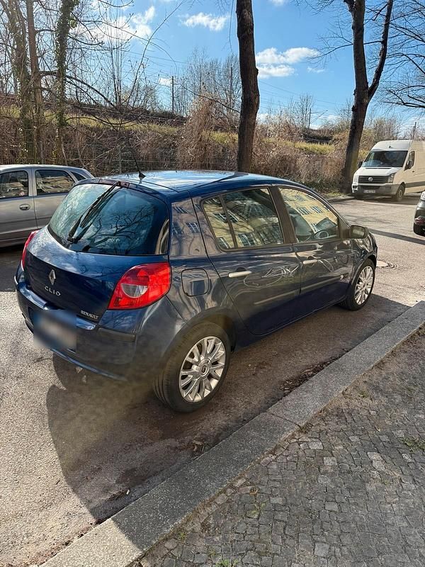 Gebraucht Renault Clio II 80 PS (58 kW) 2008 Blau Kleinwagen