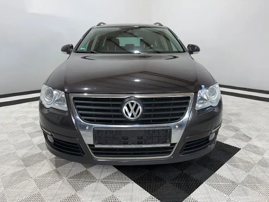Gebraucht VW Passat Comfortline 122 PS (89 kW) 2010 Braun Kombi