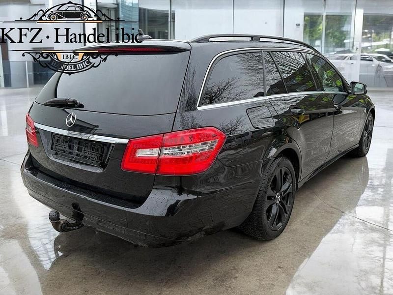Gebraucht Mercedes E250 204 PS (150 kW) 2012 Schwarz Kombi