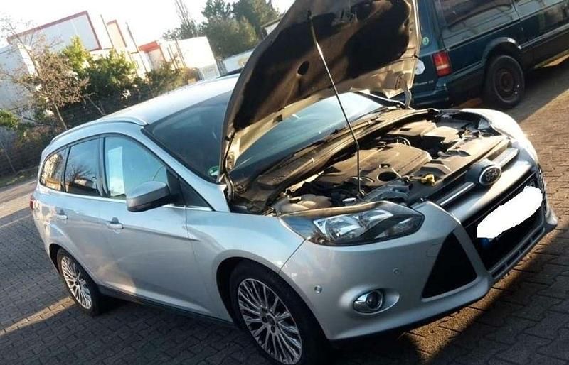 Gebraucht Ford Focus Titanium 163 PS (119 kW) 2011 Silber Limousine