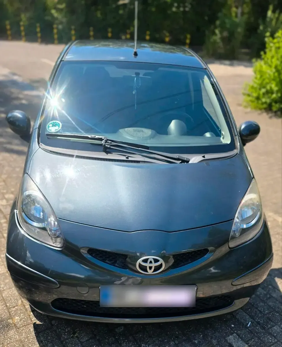 Gebraucht Toyota Aygo 68 PS (50 kW) 2008 Grau Kleinwagen