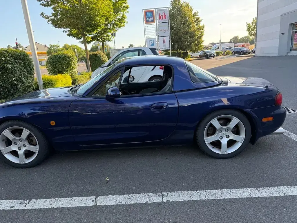 Gebraucht Mazda MX5 110 PS (80 kW) 2003 Blau Cabrio